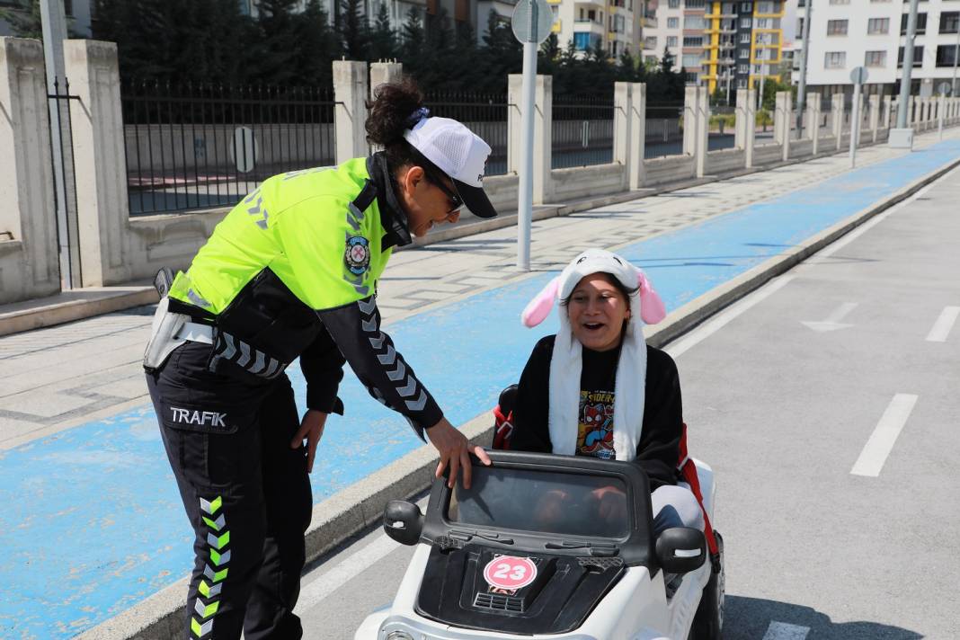 Karatay’da binlerce öğrenci 2 önemli konuda eğitim aldı 4
